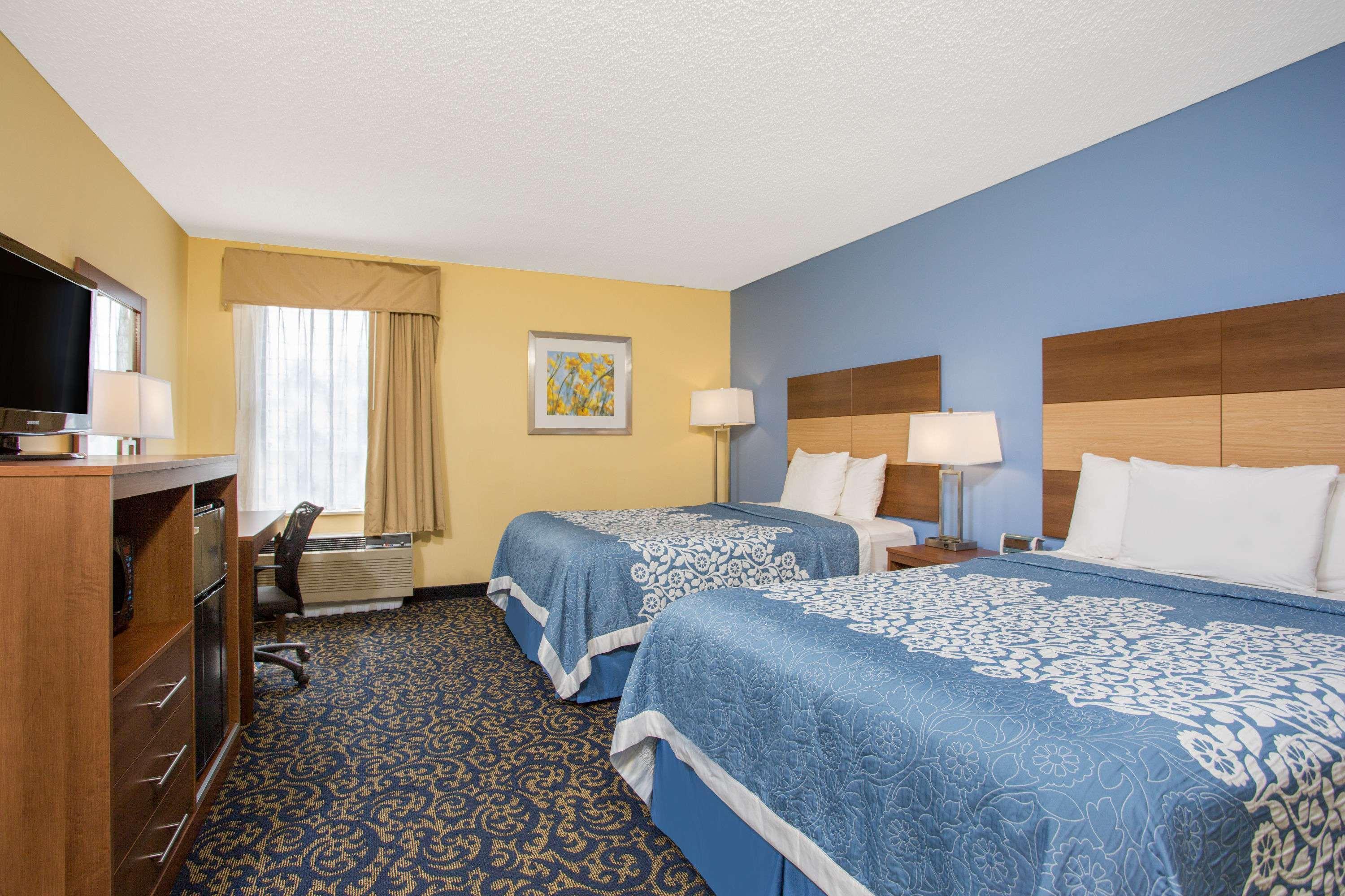 Days Inn By Wyndham Raleigh-Airport-Research Triangle Park Morrisville Exterior photo